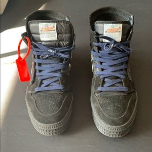 Off white c/o Virgil Abloh